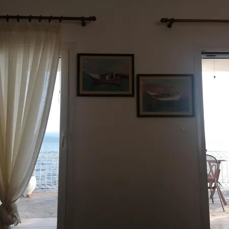 Σπίτι Πάνω Στην Θάλασσα * Amárinthosz