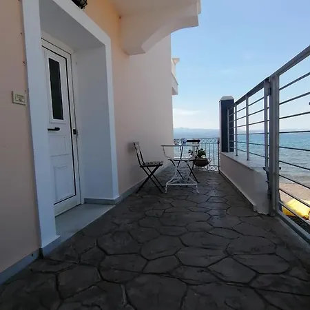 Σπίτι Πάνω Στην Θάλασσα Apartman