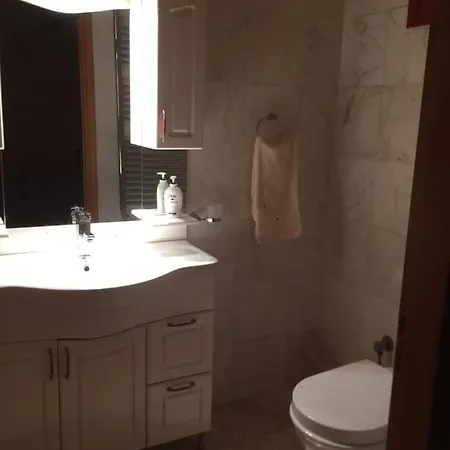 κόκκινο σπίτι Villa